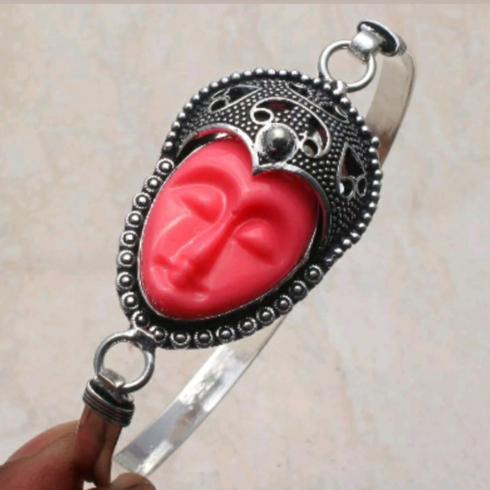 New Carved Agate Goddess Face 925 Silver Bracelet.